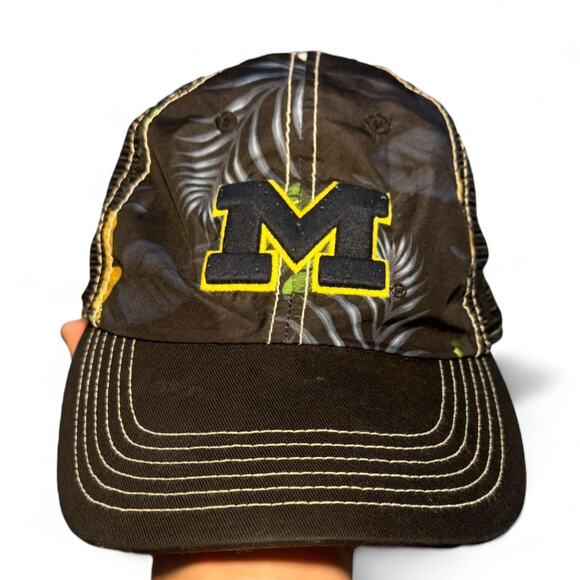 University of Michigan Maize M Camo Snapback Hat Top of the World Adjustable - Picture 1 of 4